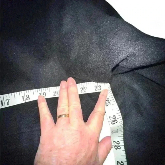 Vintage black Jonathan Michael wool coat. No size. Thinking it’s a 12/14. EUC - Picture 9 of 9